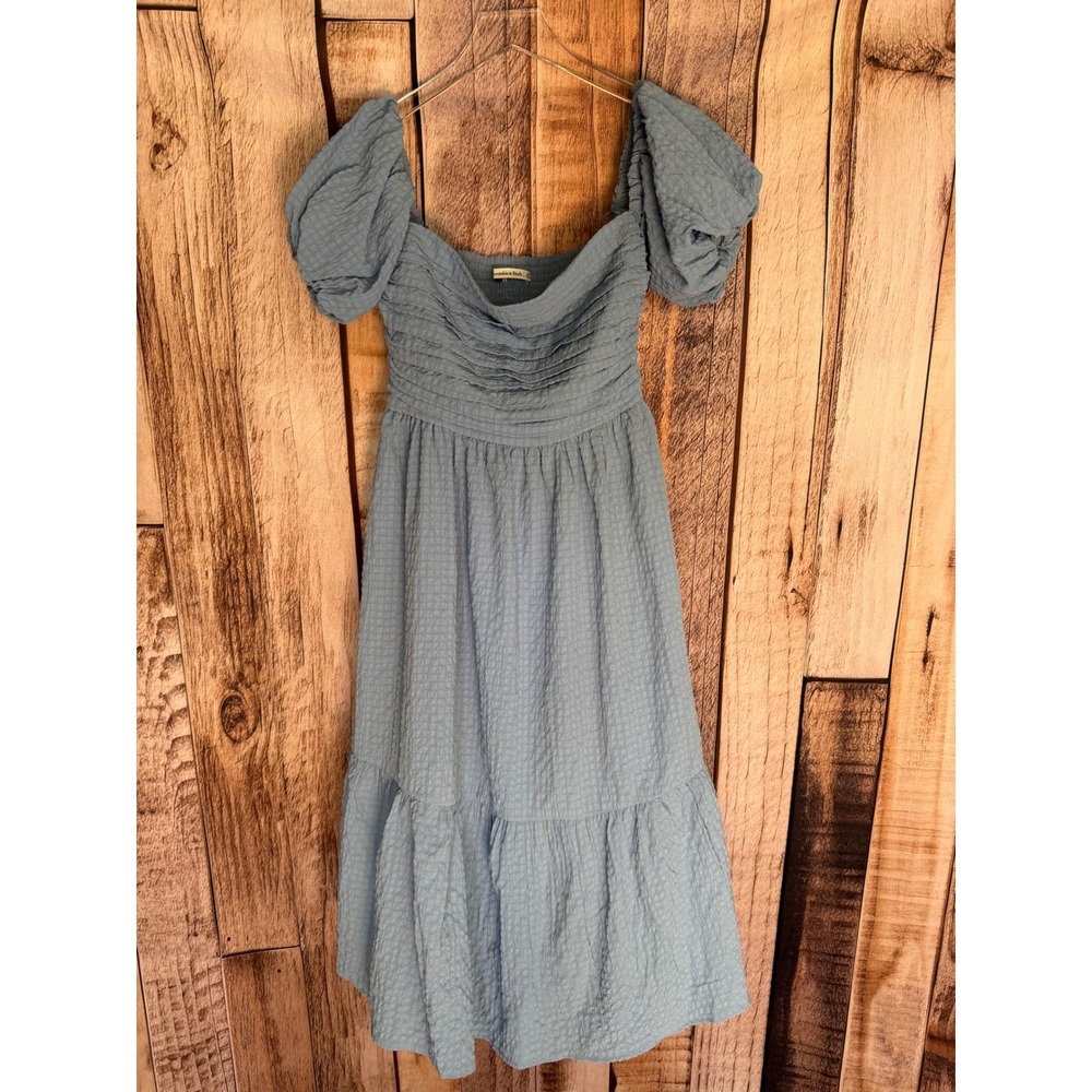 Abercrombie & Fitch Dress Smocked Off Shoulder Blue Cottagecore Small Petite‎